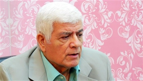 الكاتب الصحفي عبد