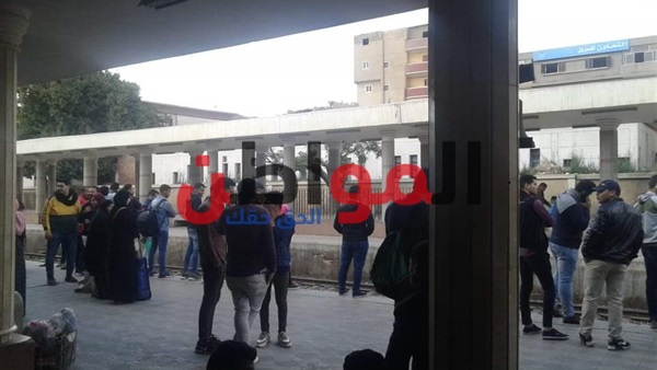 محطة سكك حديد بني