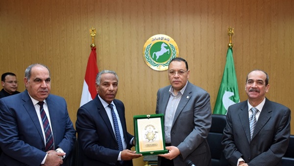 تكريم رئيس مدينة