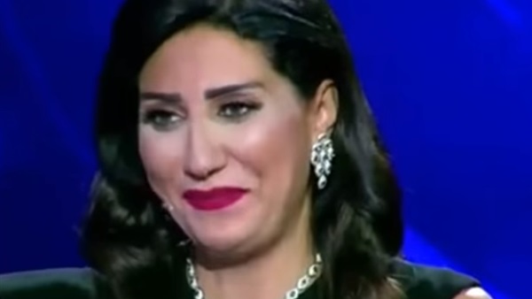 الفنانة وفاء عامر