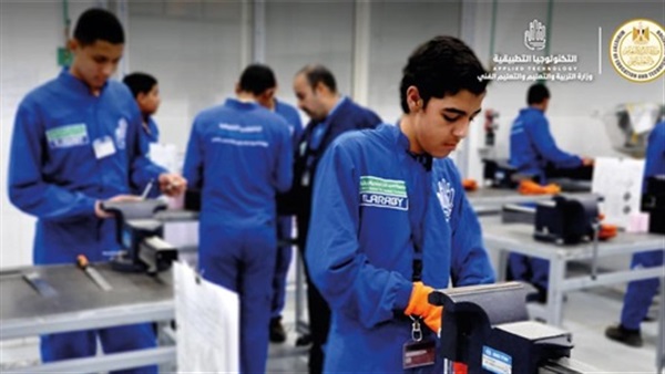 تطوير مدارس التكنولوجيا