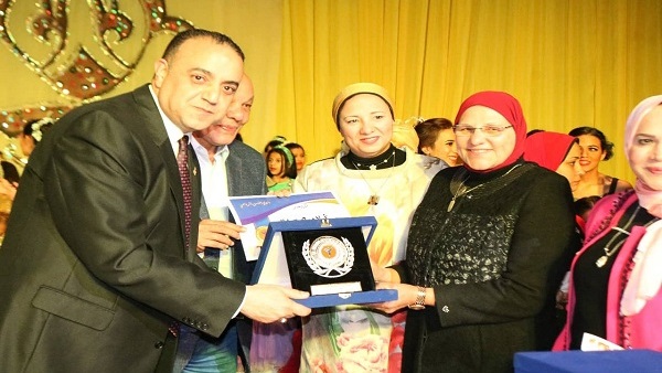 تكريم حرم النائب