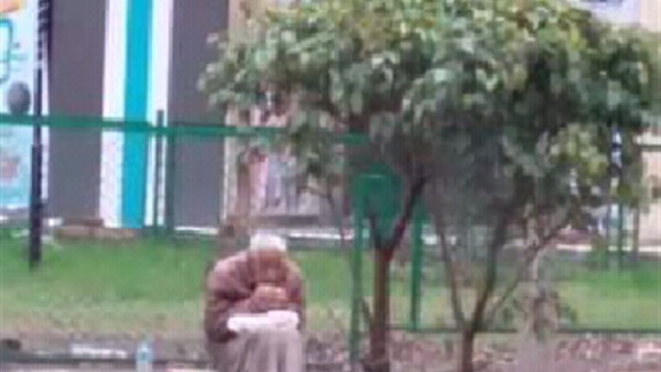 مريض مسن بلا مأوى