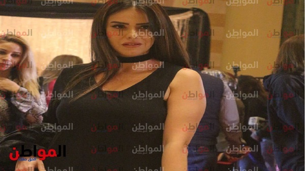 دنيا عبد العزيز