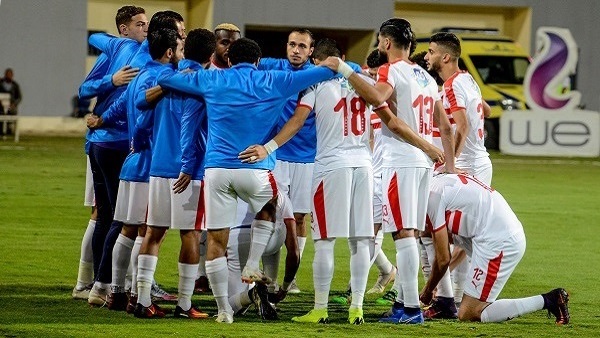 فريق الكرة بنادي