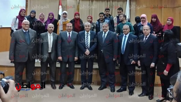 وزير التموين يكرم