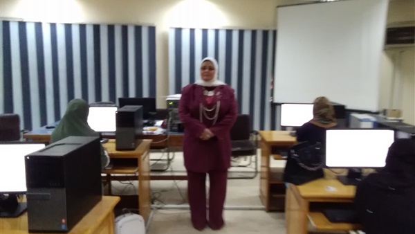 المتقدمين لتعاقدات