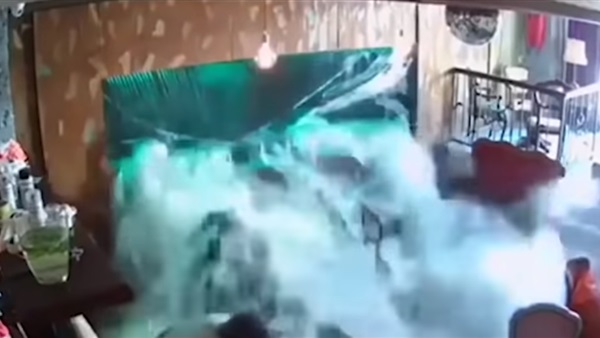 نجاة رجلان من الموت