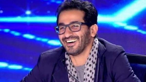 أحمد حلمي مداعبا