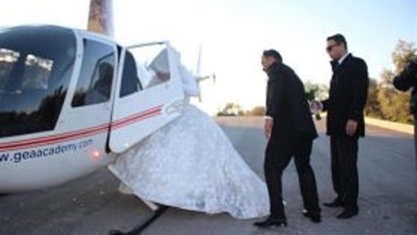 عريس يفاجيء زوجته