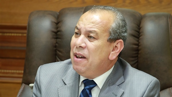 إحالة 13 طبيباً