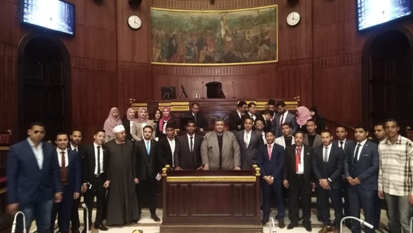 طلاب كلية الحقوق
