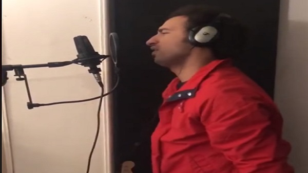 علي ربيع يسجل أغاني