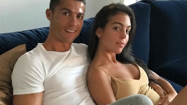 جورجينا خطيبة Ronaldo