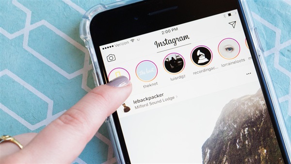 Instagram و Facebook