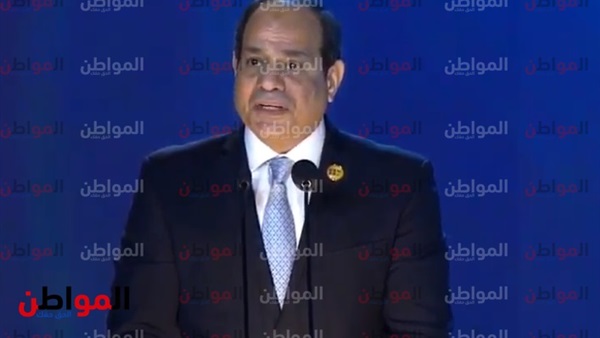 السيسي على المسرح