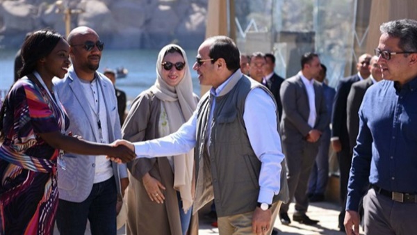 لقاء السيسي بالشباب