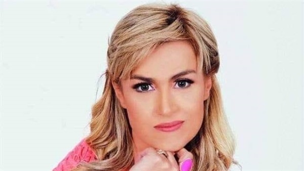 الفنانة سيمون