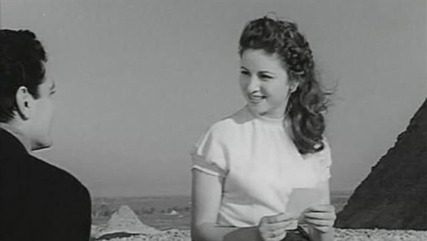 امرأة في مشهد