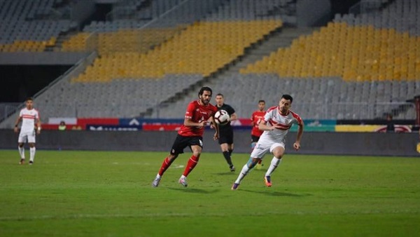 لاعب الأهلي ولاعب