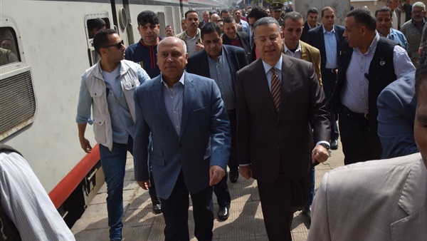 محطة سكة حديد بني