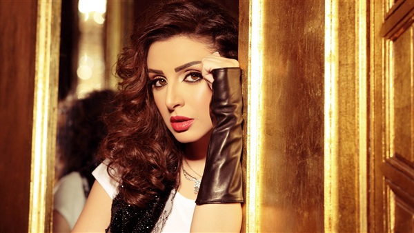 الفنانة أنغام