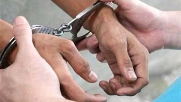 القبض على عاطل بحوزته
