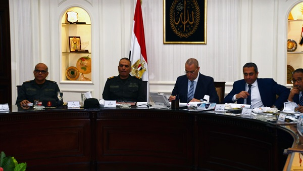 وزير الإسكان ورئيس