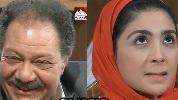 امرأة في مشهد