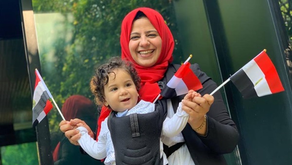 رضيع مغترب يشارك