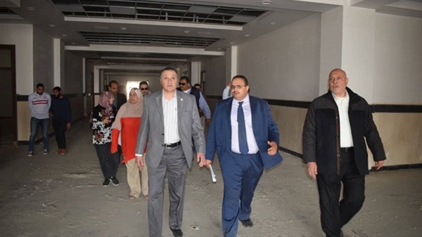 رئيس جامعة بنها يتفقد