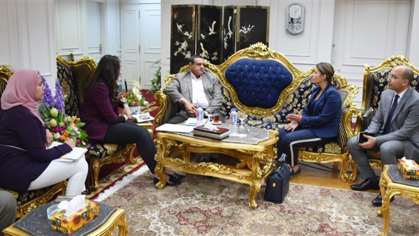 محافظ البحيرة
