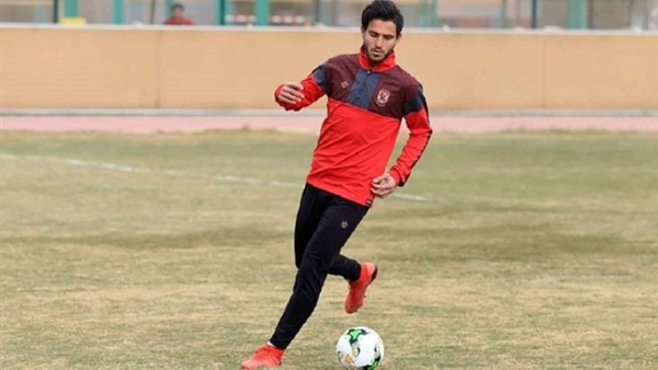 حمدي فتحي لاعب النادي