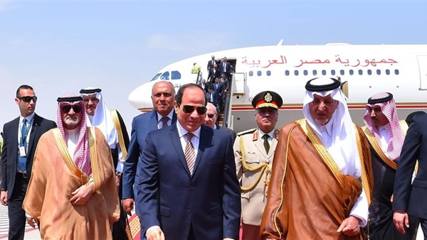الرئيس السيسي يؤدي