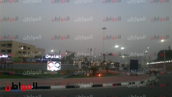 أمام بوابات استاد