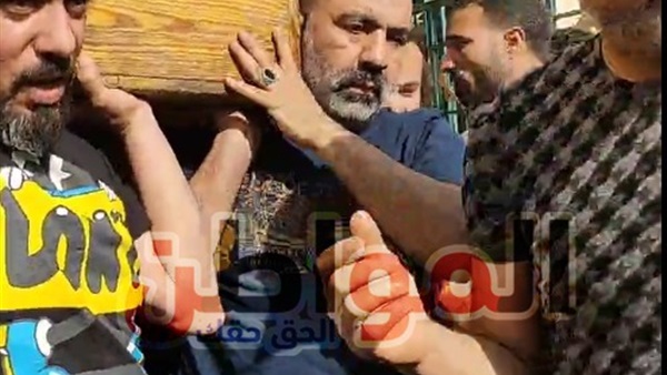 تشييع جثمان والد