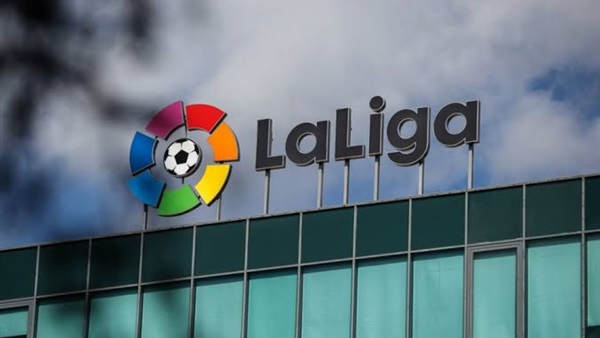 برشلونة يتصدر جدول