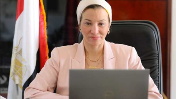 وزيرة البيئة