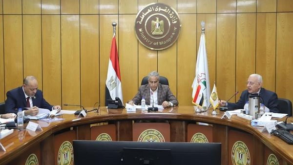 وزير القوى العاملة