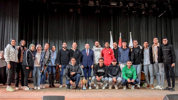 جامعة بني سويف تكرم