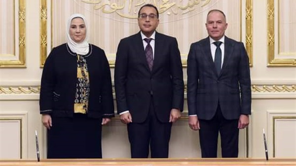 جانب من توقيع البرتوكول