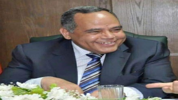 الدكتور عاطف العوام