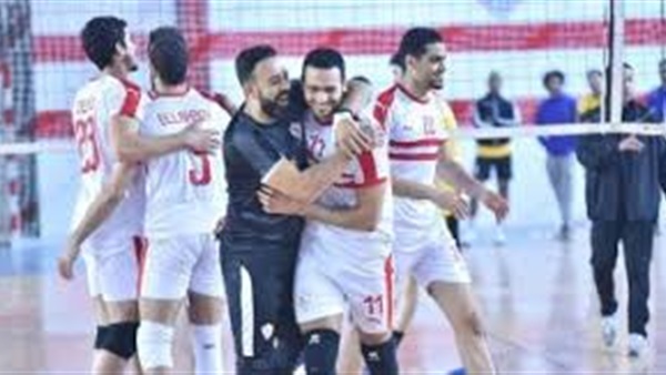 طائرة الزمالك تحت