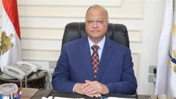محافظ القاهرة وآليات