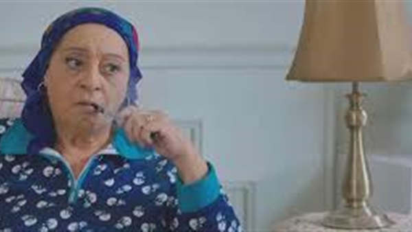 الفنانة لبنى محمود