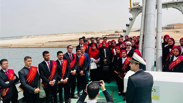 طلاب جامعة قناة السويس