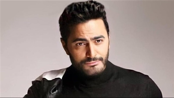 تامر حسني يُهنئ بناته