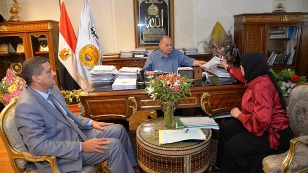 اجتماع محافظ أسيوط