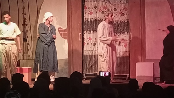 عرض مسرحي