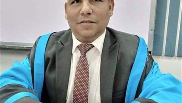 أستاذ بجامعة المنيا